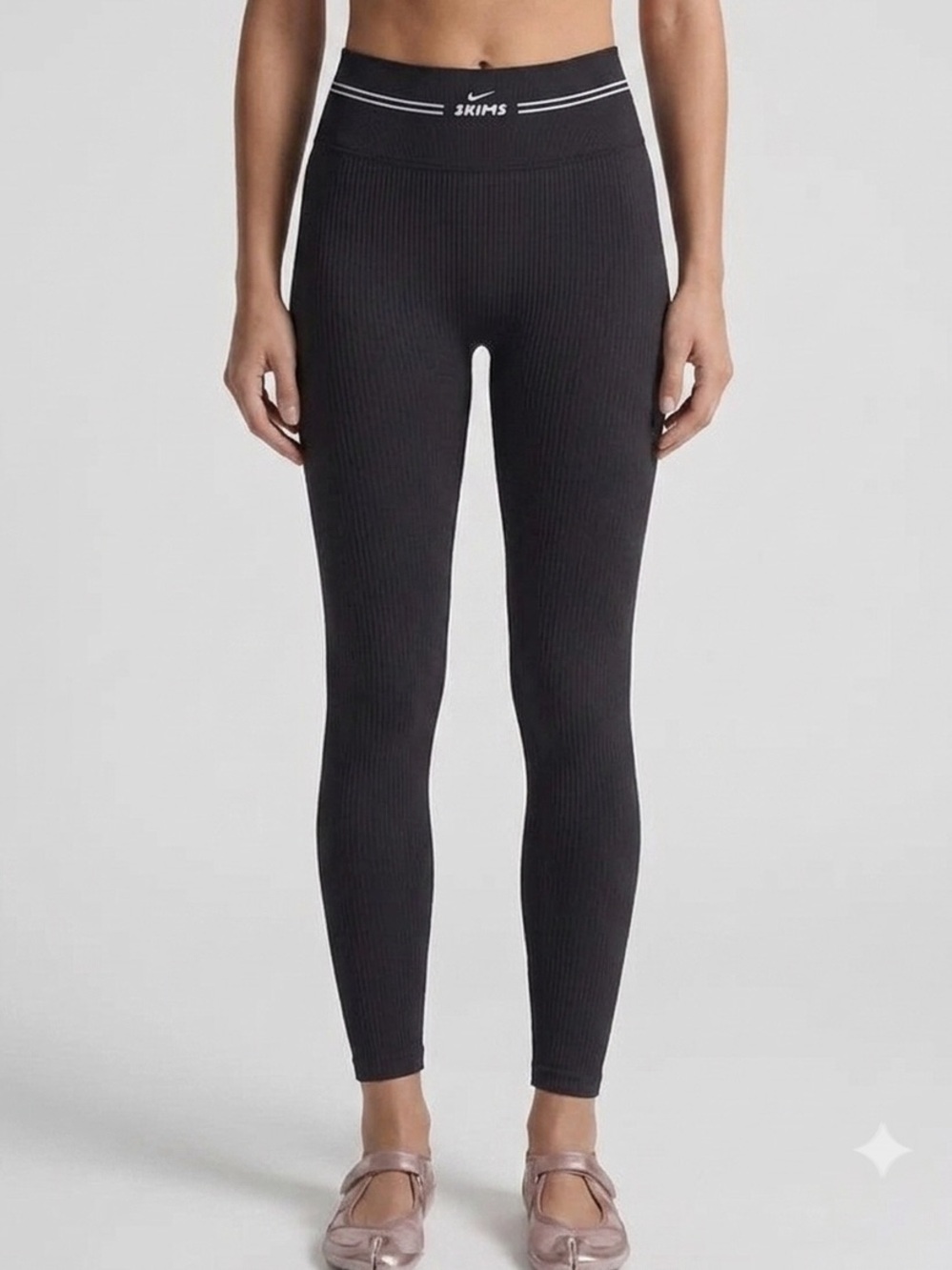 BNWT Nike x SKIMS Ribbed Seamless High-Waisted 26" Leggings Obsidian M - Picture 2 of 7